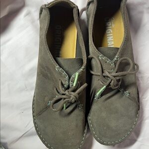 Clarks Taupe Suede Casual Shoes women’s size 8.5
